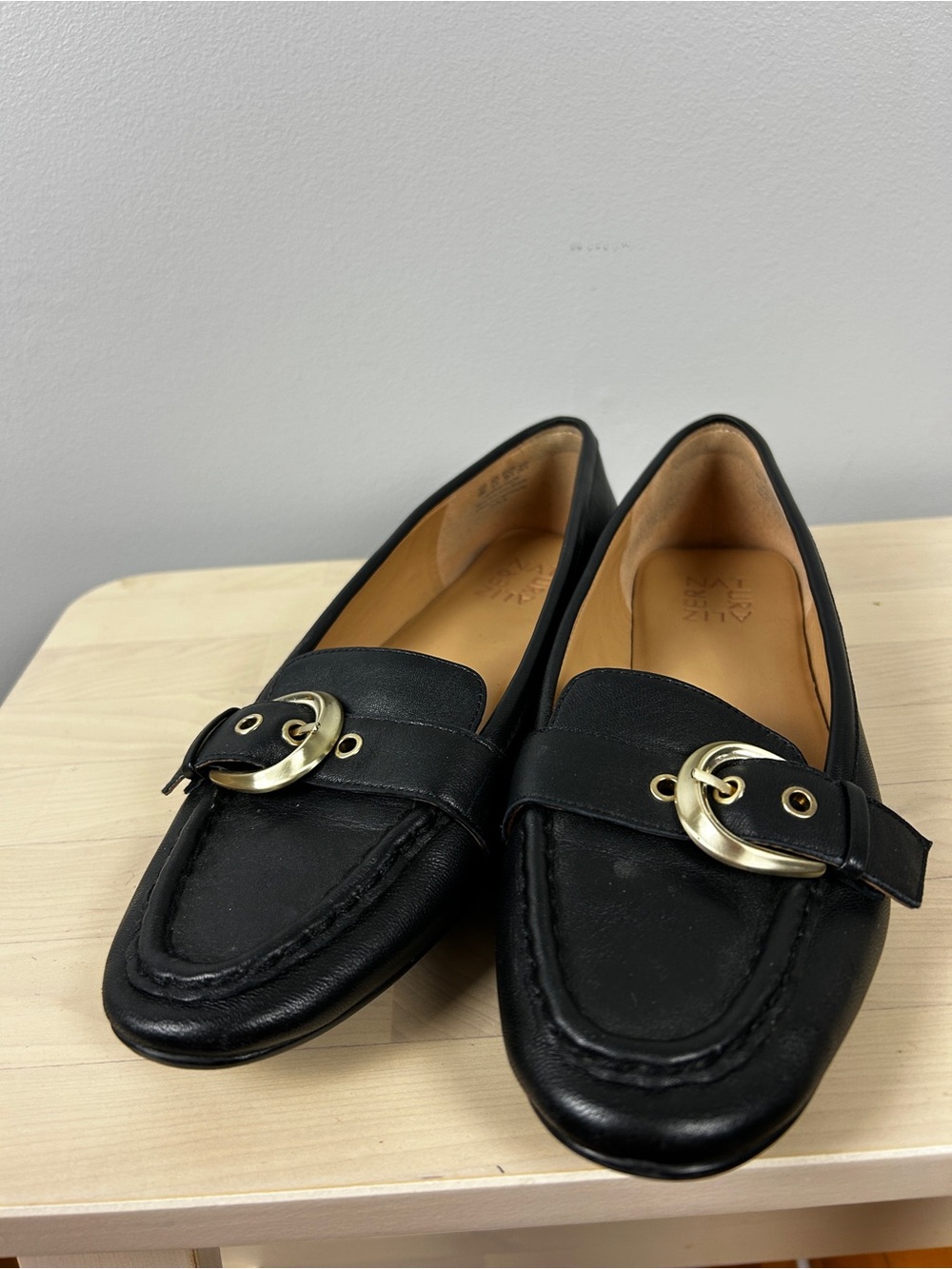 NATURALIZER Lola Black Leather Loafers Sz 8 Office Career Chic Minimal Parisian - Picture 2 of 6